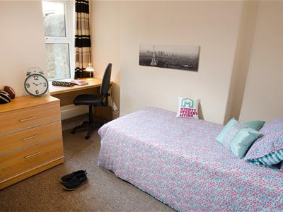 Picture 4